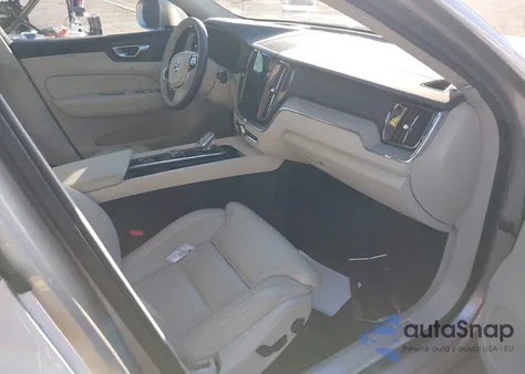 2023 Volvo Xc60 Recharge Plug-In Hybrid T8 Ultimate Bright Theme z USA, uszkodzony, nr VIN YV4H60DA7P1362980